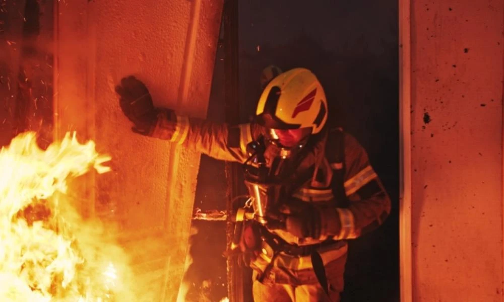 Θεσσαλονίκη: Στο νοσοκομείο ζευγάρι μετά από πυρκαγιά σε διαμέρισμα